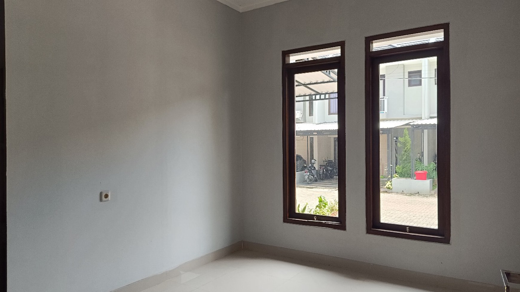 Dijual Rumah Mewah Model Modern 2 lantai di Ciputat, Tangerang Selatan