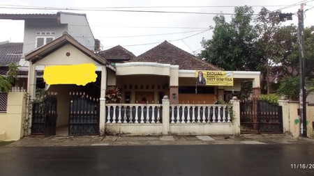 Rumah Nyaman di tengah kota jl. Kapten Naseh, Tasikmalaya