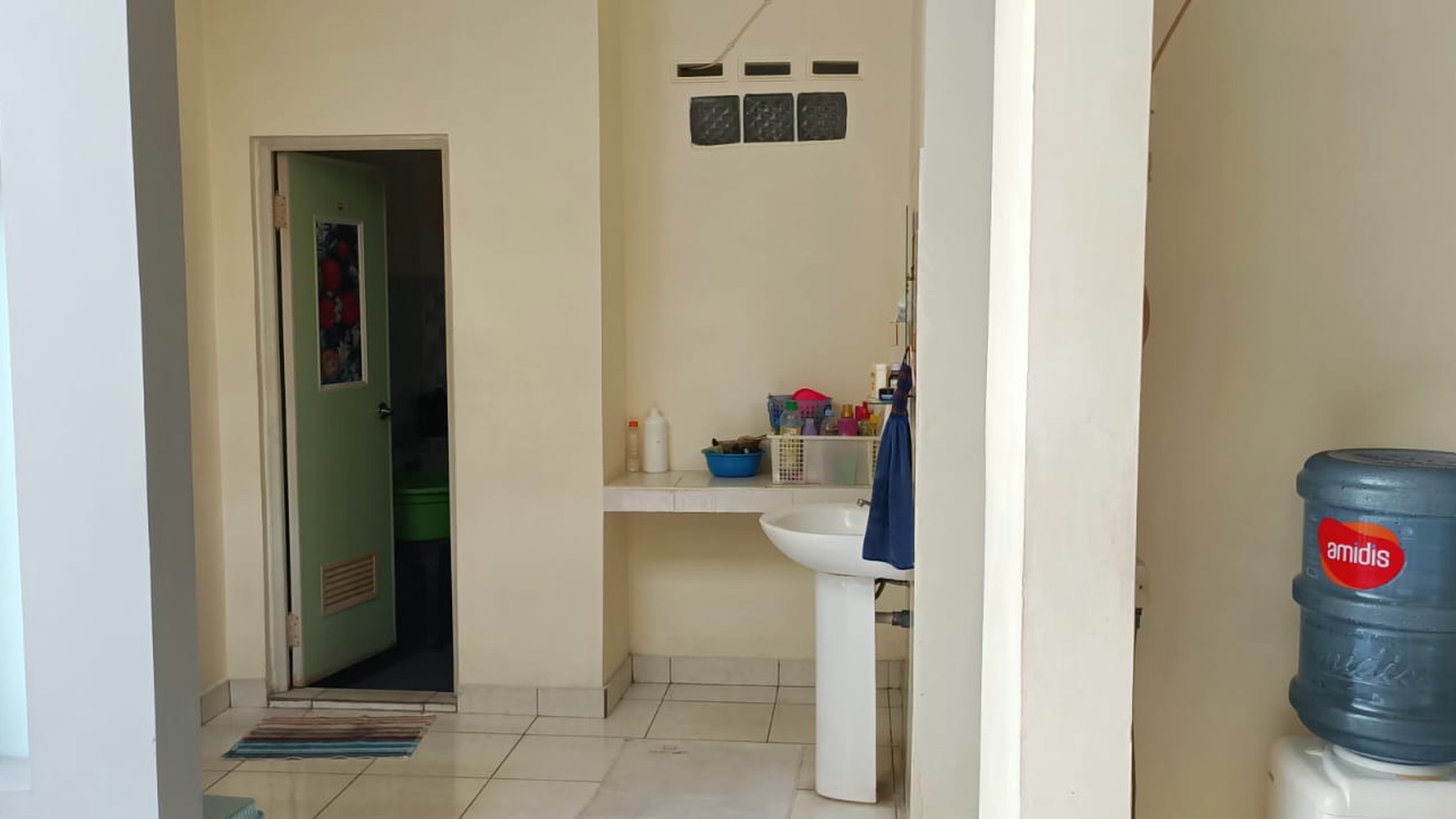 Rumah Asri Semi Furnished di jl Pataruman Tasik 