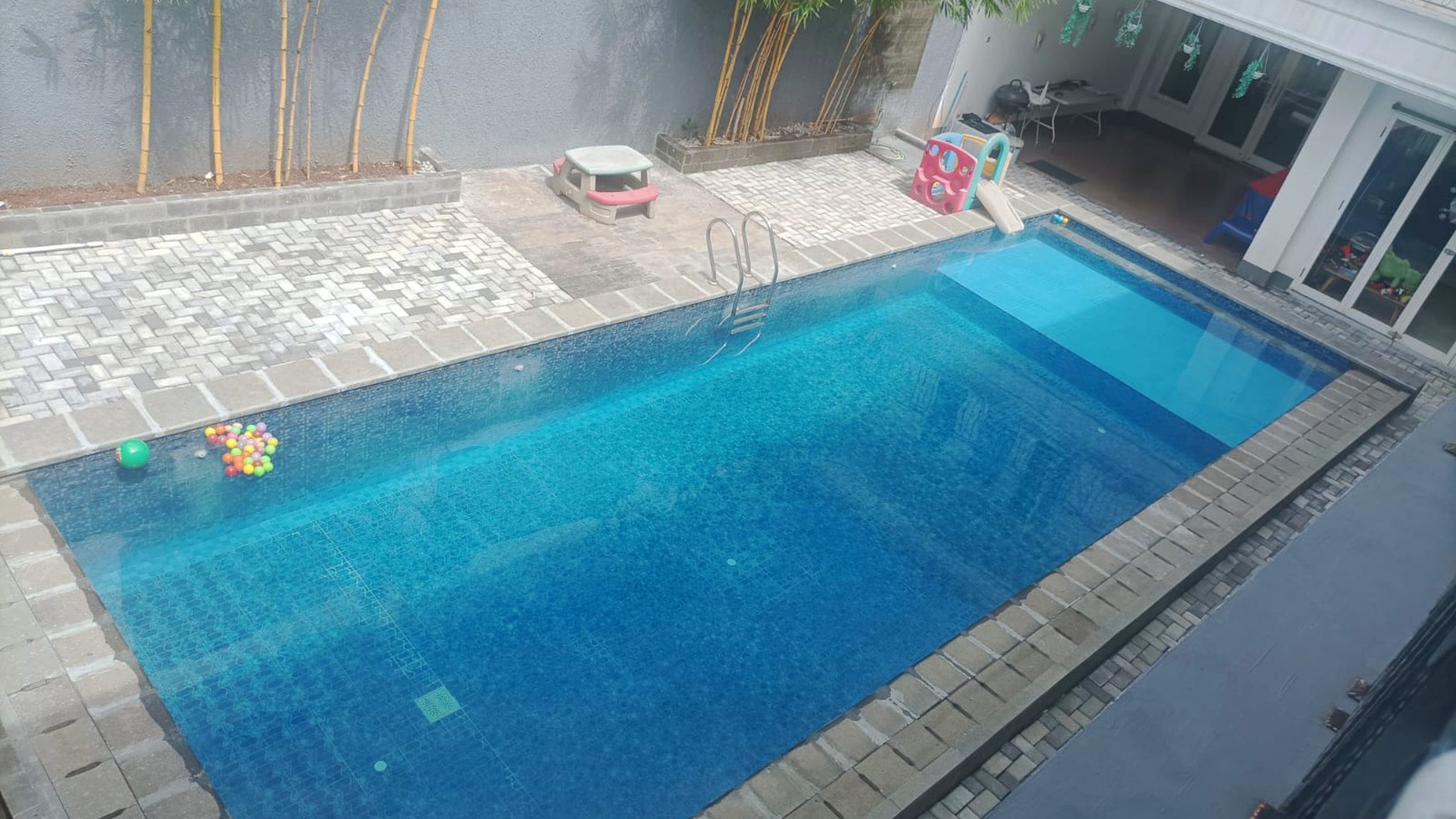 RUMAH LUXURY SIAP HUNI KEMANG JAKARTA SELATAN, ADA KOLAM RENANG