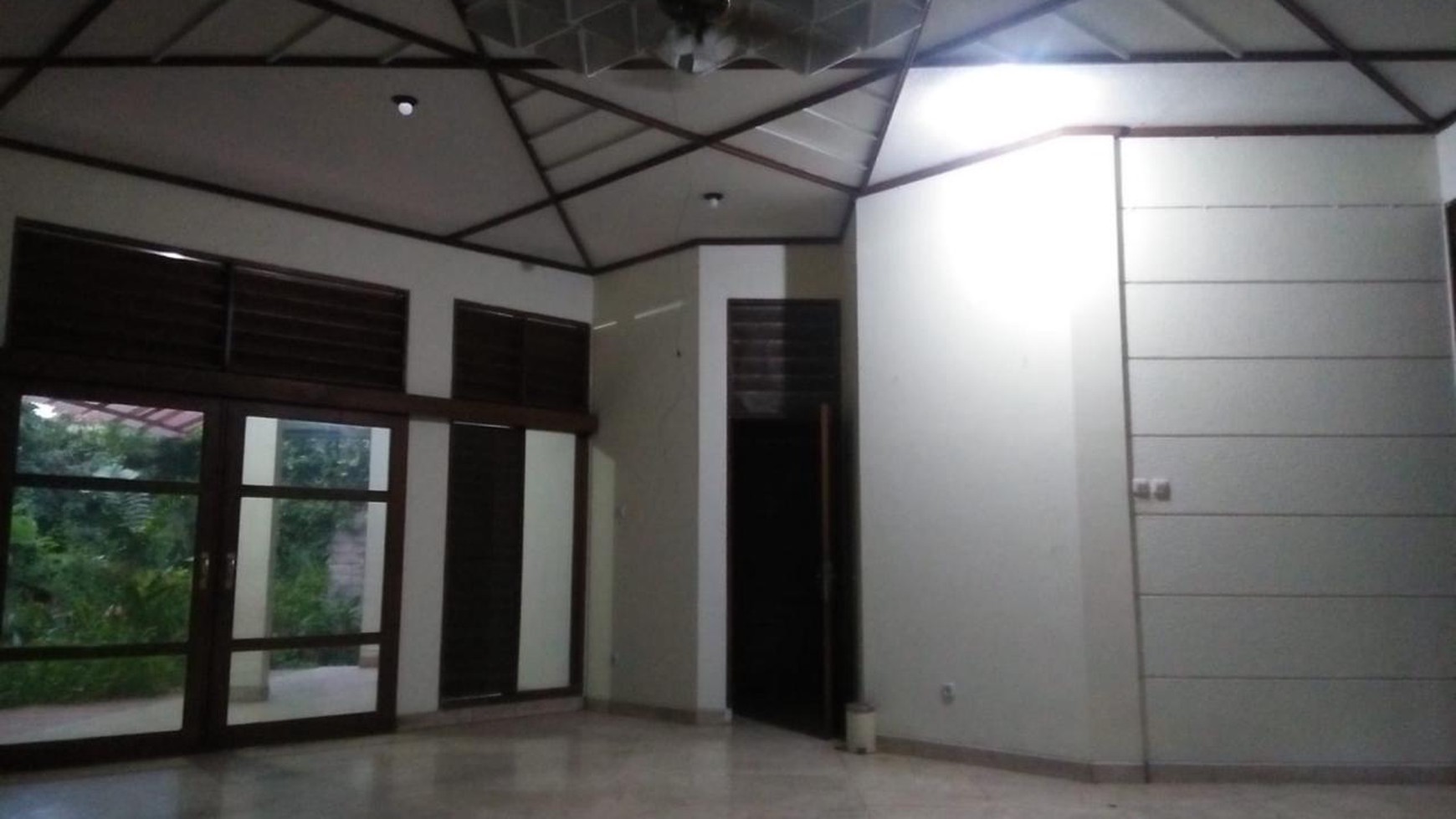 Rumah Siap Huni dengan Hunian Nyaman dan Asri di Pejaten, Jakarta Selatan