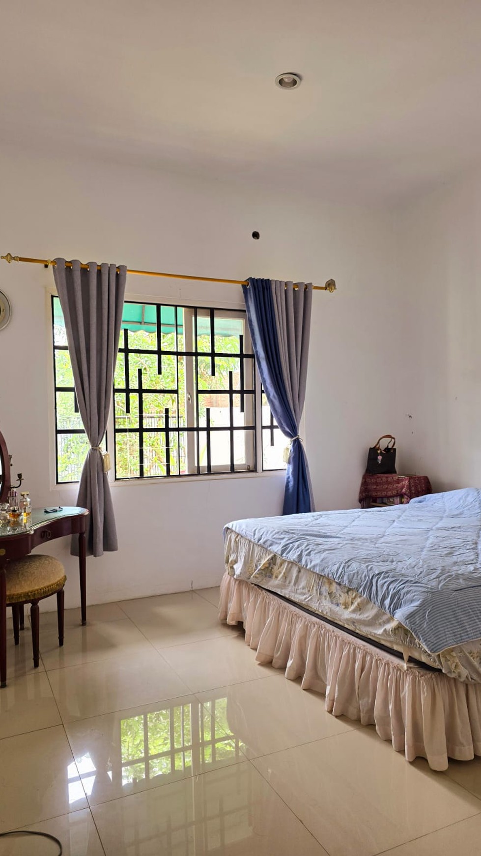 Dijual Rumah lt 180/lb 200,dalam cluster di Graha Bintaro