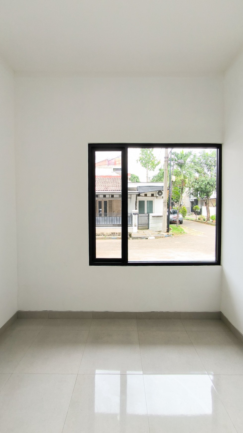 Rumah Baru,keamanan 24 Jam di Graha Raya tangsel.