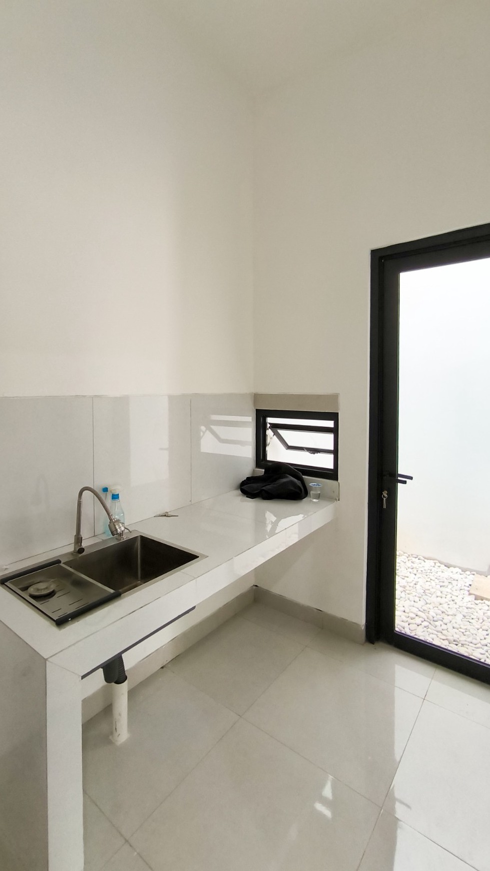 Rumah Baru,keamanan 24 Jam di Graha Raya tangsel.