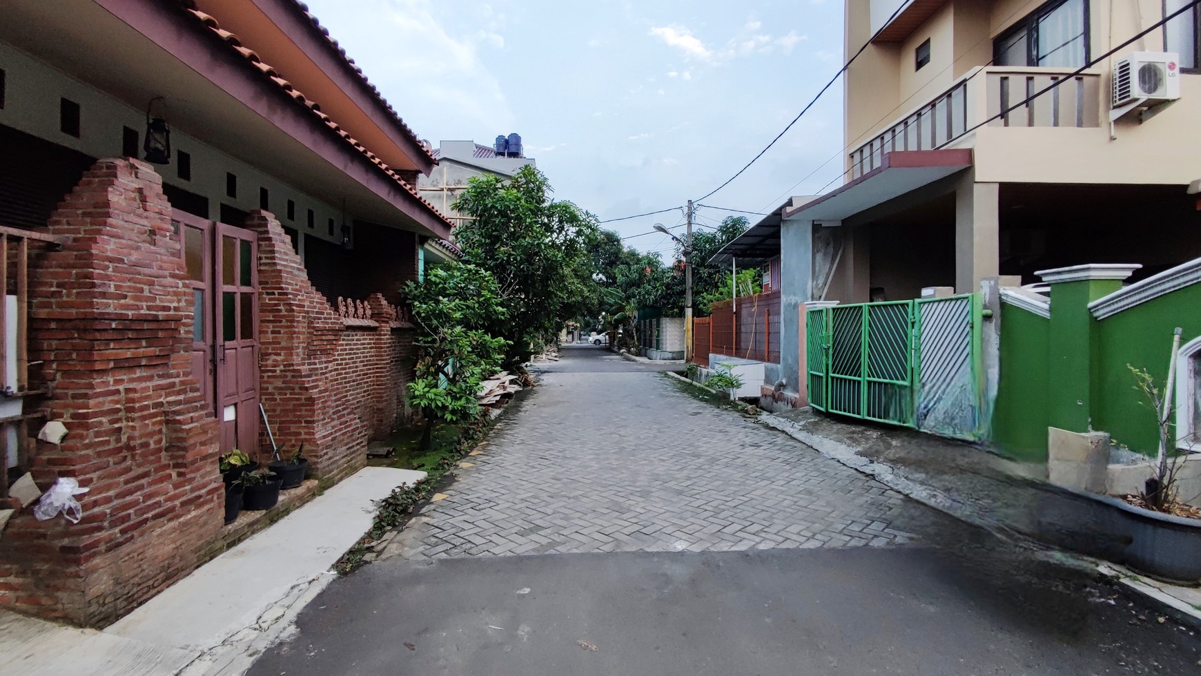 Termurah. Rumah hoek di Medang Lestari Gading Serpong