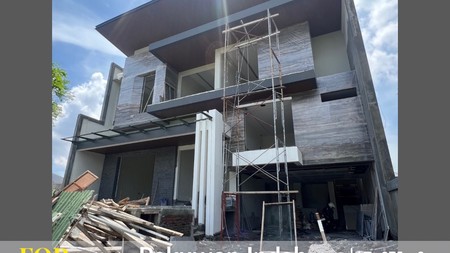 dijual rumah baru gress split level pakuwon indah