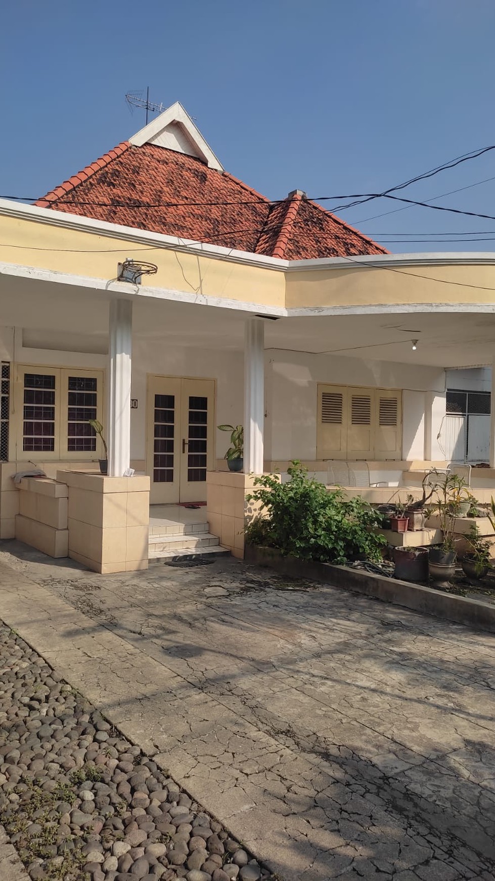 Disewakan 485 M2 Rumah Surabaya Pusat Jalan Teuku Umar Area Jalan Kartini, Diponegoro - Jadoel Instagramable Cocok Buat Segala Usaha 