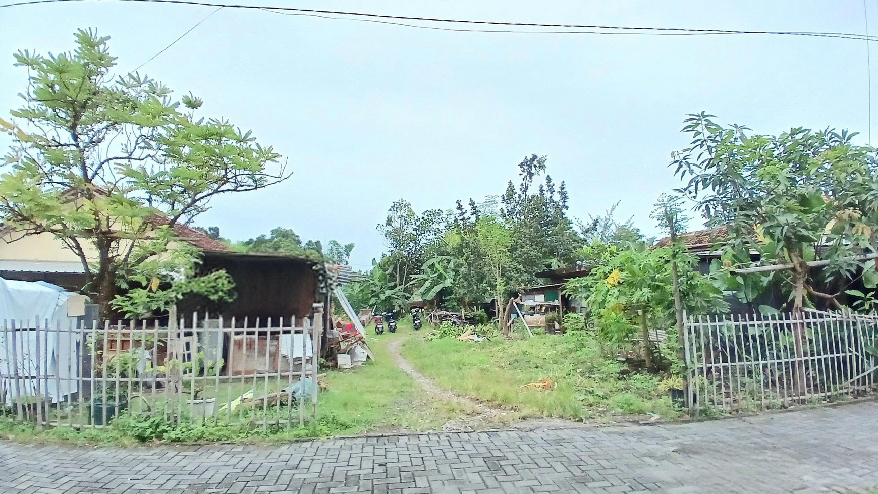 Tanah pekarangan 300 Meter Tengah Kota Dekat Gembira Loka Zoo Umbulharjo Yogyakarta