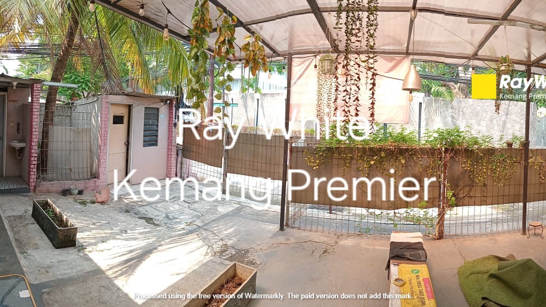 Tempat Usaha / Perkantoran Strategis Siap Pakai, Jalan Batong