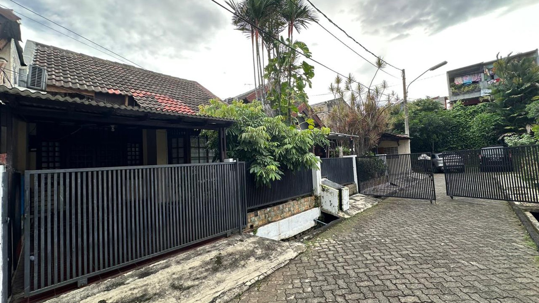 Dijual Rumah Siap Huni dengan Hunian Nyaman dan Asri di Bintaro Sektor 4