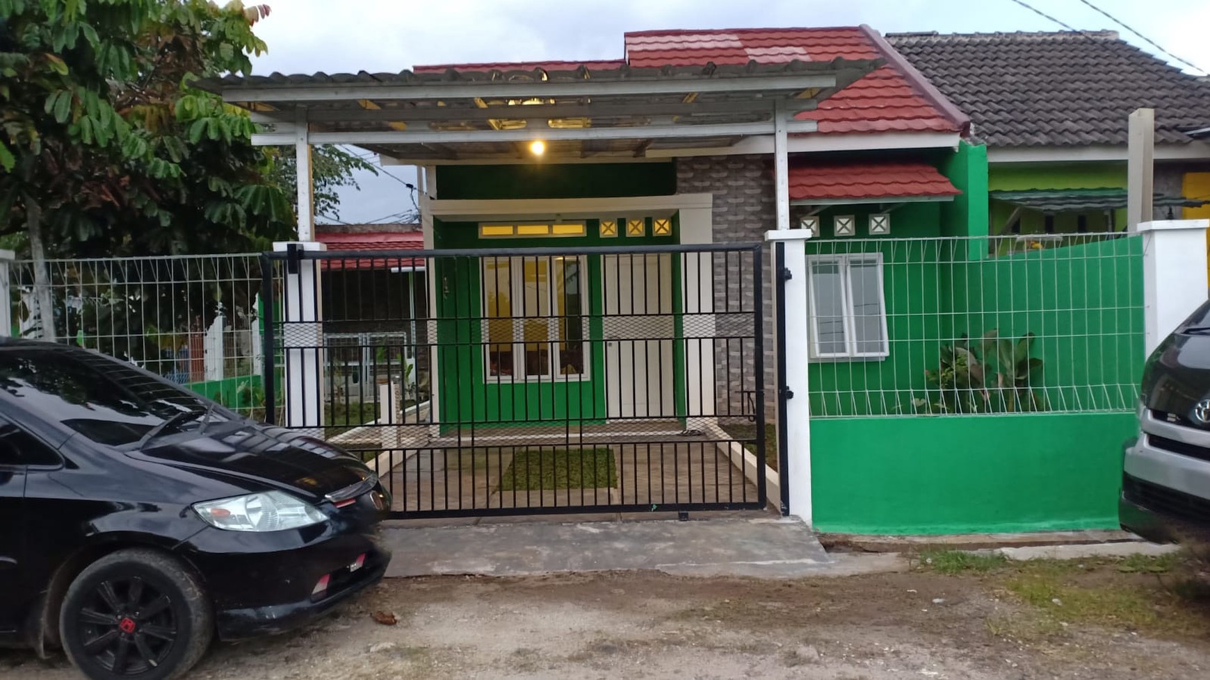 Rumah Siap Huni dengan Hunian Nyaman dan Asri di Bintaro.