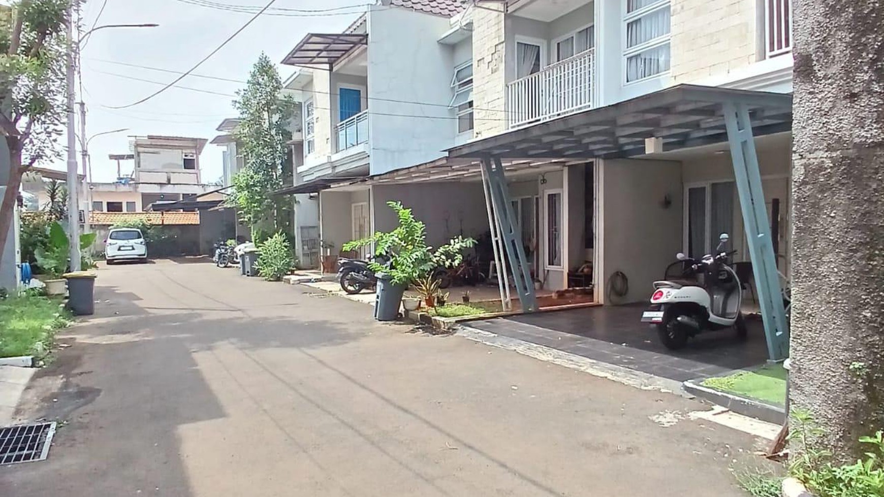 Rumah minimalis, dalam Cluster di Jurang Mangu