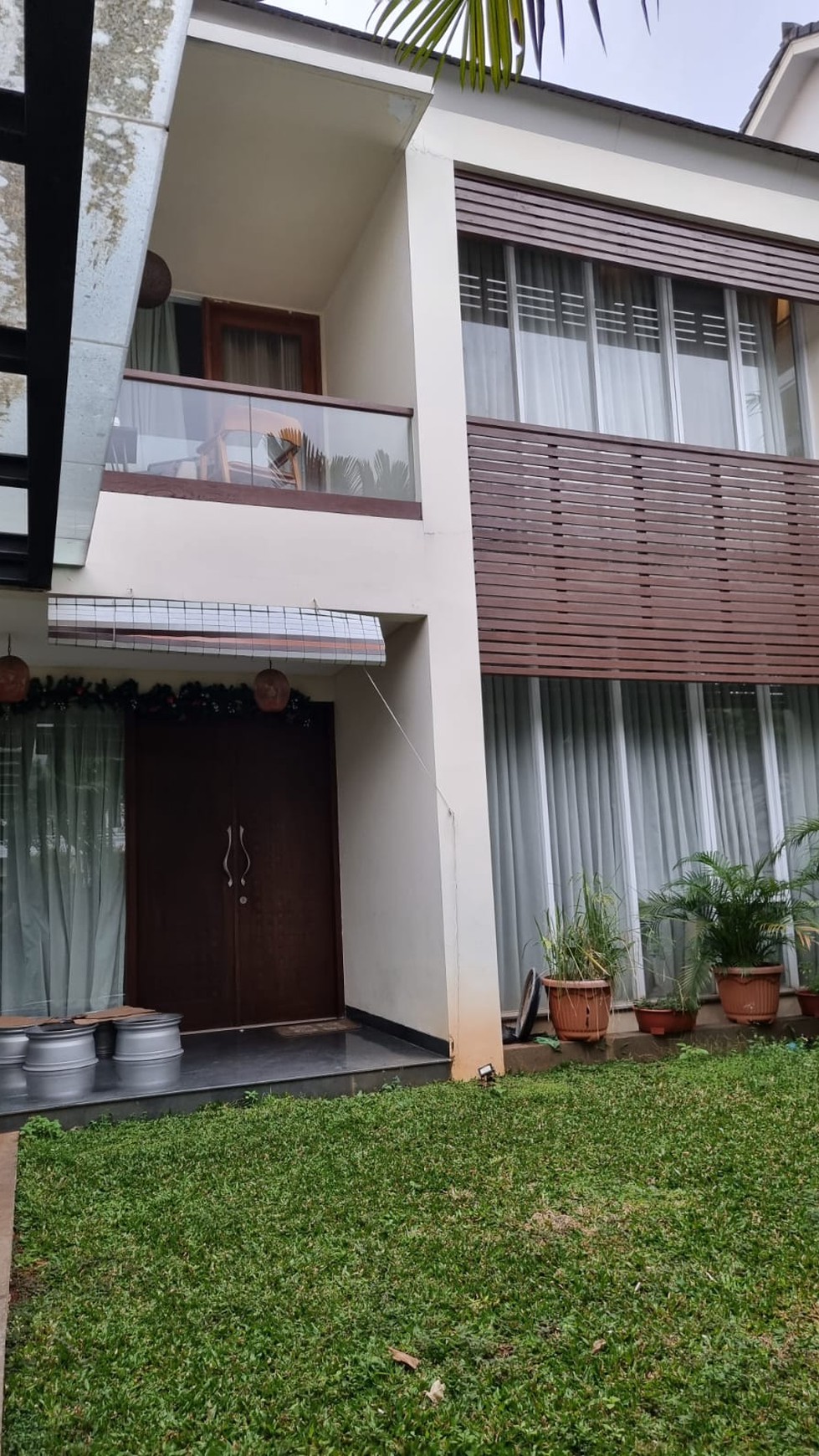 Rumah Siap Huni dengan Hunian Nyaman dan Asri di @Pondok Indah, Jakarta Selatan