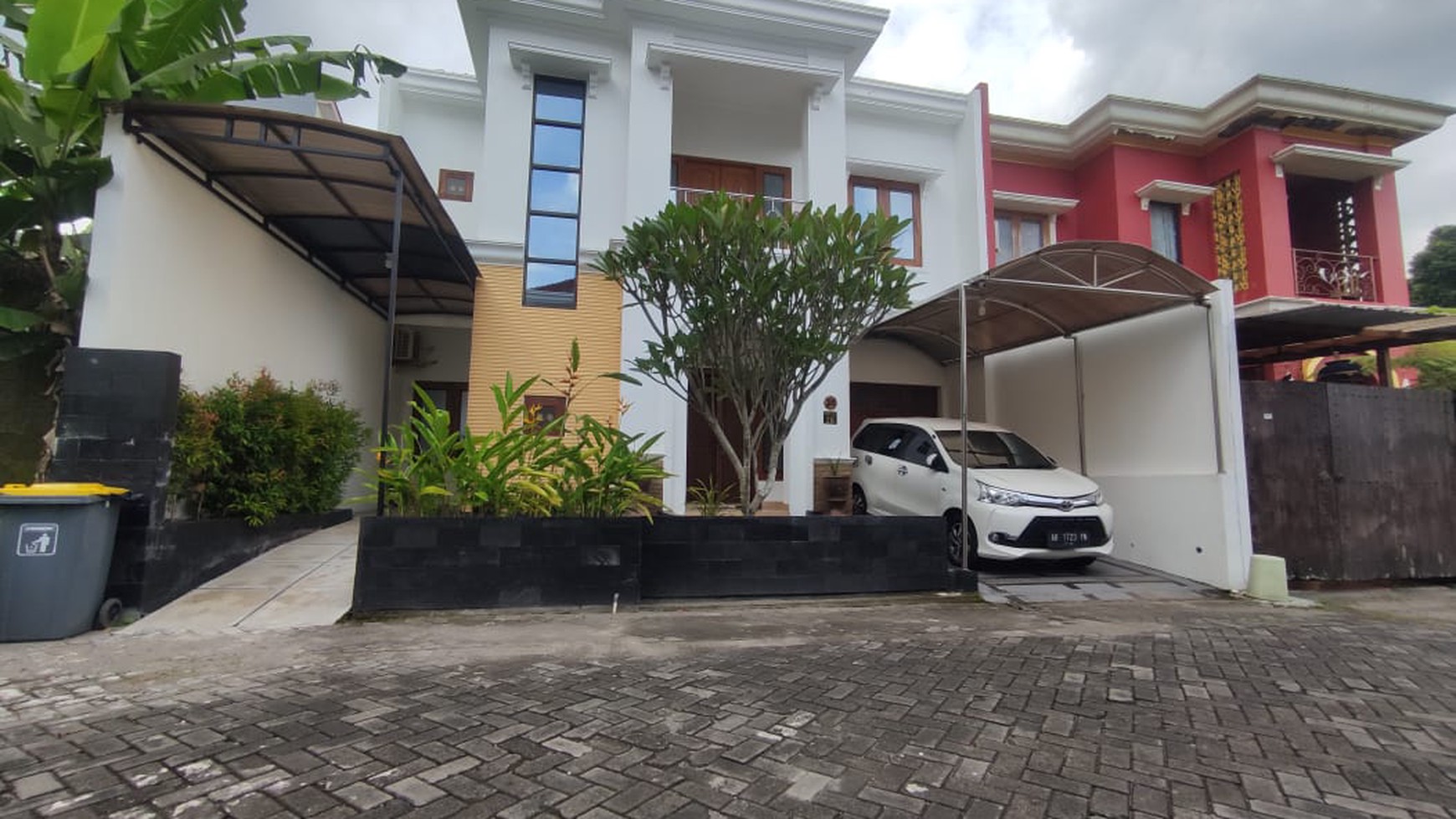 RUMAH DISEWAKAN SEMI FURNISH DI SALAH SATU PERUMAHAN PREMIUM, MERAPI REGENCY, SLEMAN