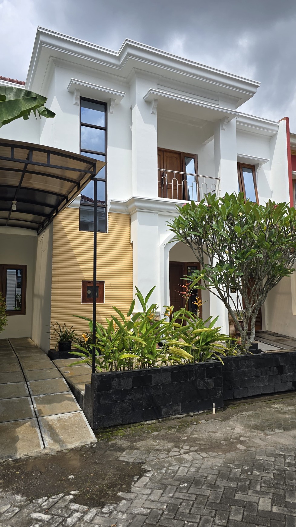 RUMAH DISEWAKAN SEMI FURNISH DI SALAH SATU PERUMAHAN PREMIUM, MERAPI REGENCY, SLEMAN