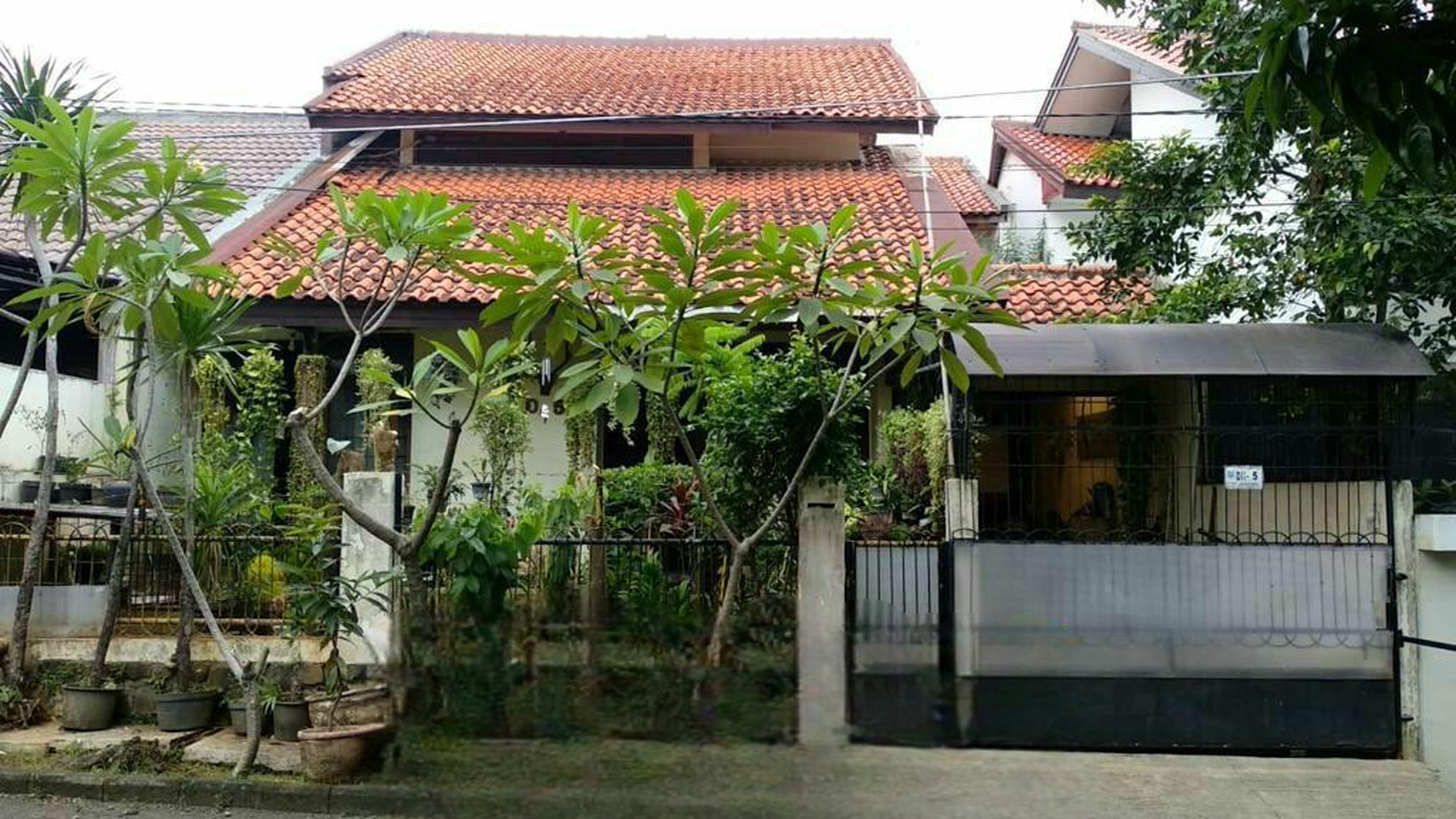 DIjual Rumah 2 Lantai Perumahan asri, bebas banjir