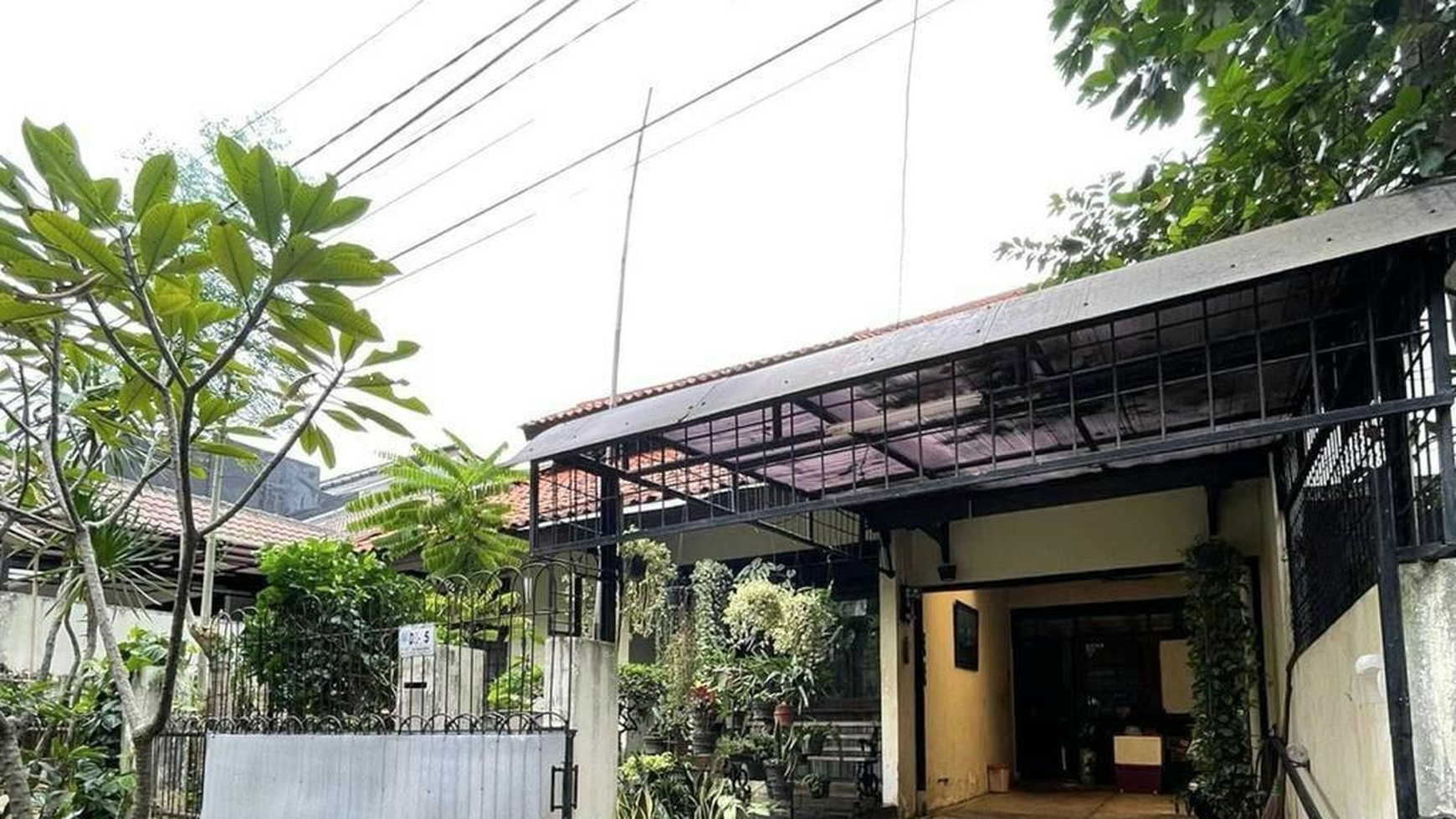 DIjual Rumah 2 Lantai Perumahan asri, bebas banjir