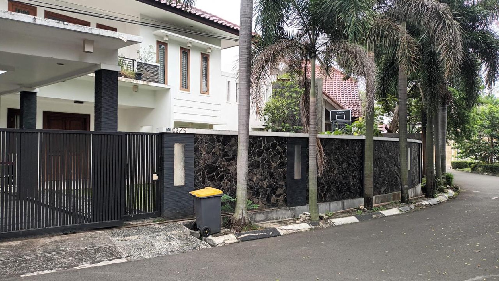 Rumah Bagus Siap Huni dan Asri di Jl Garuda, Bintaro Sektor 1, Jakarta Selatan