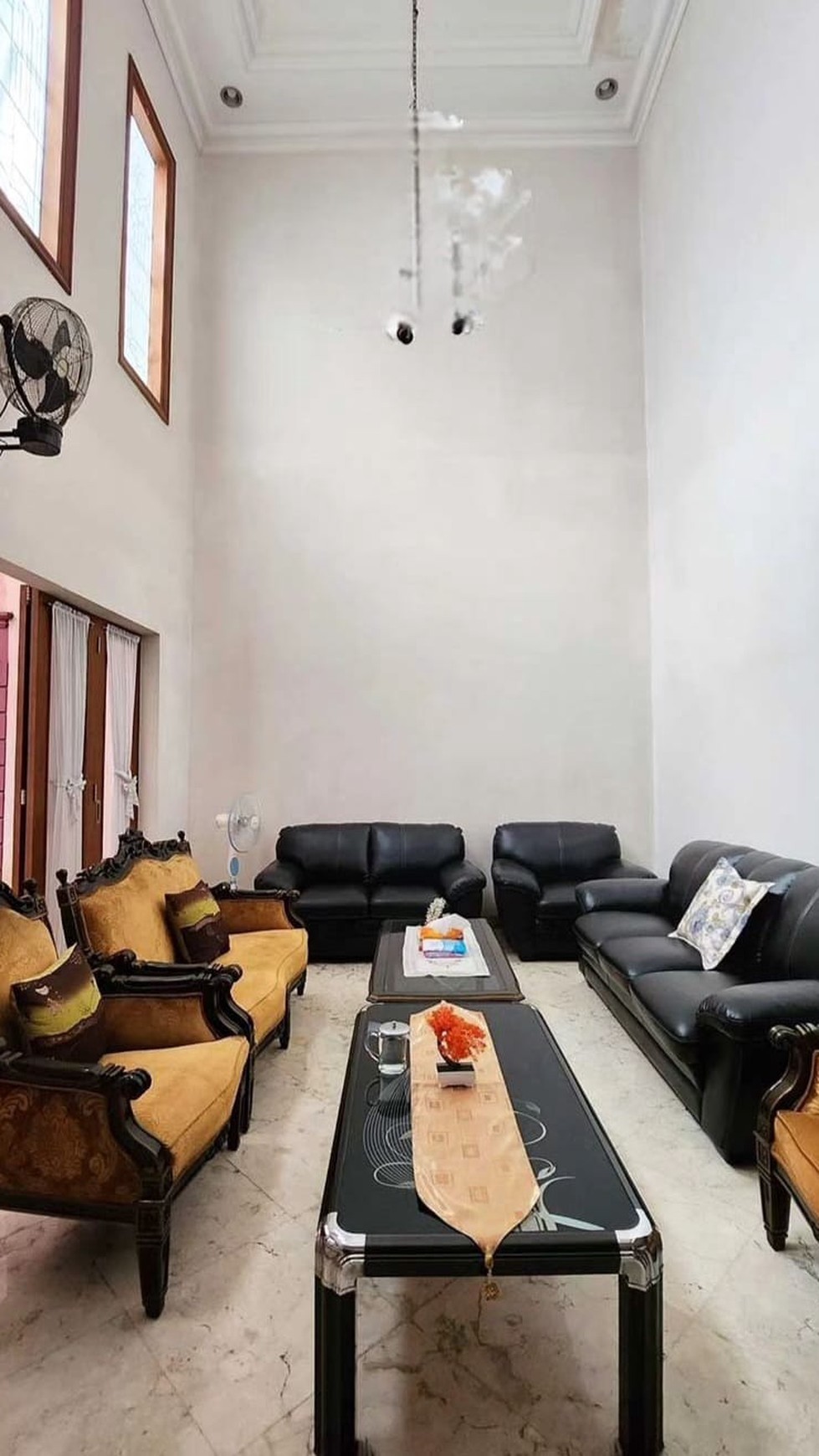 Dijual Rumah Full-Furnished Yang Bisa Dijadikan Rukan di Lokasi Stretagis di Duren Sawit