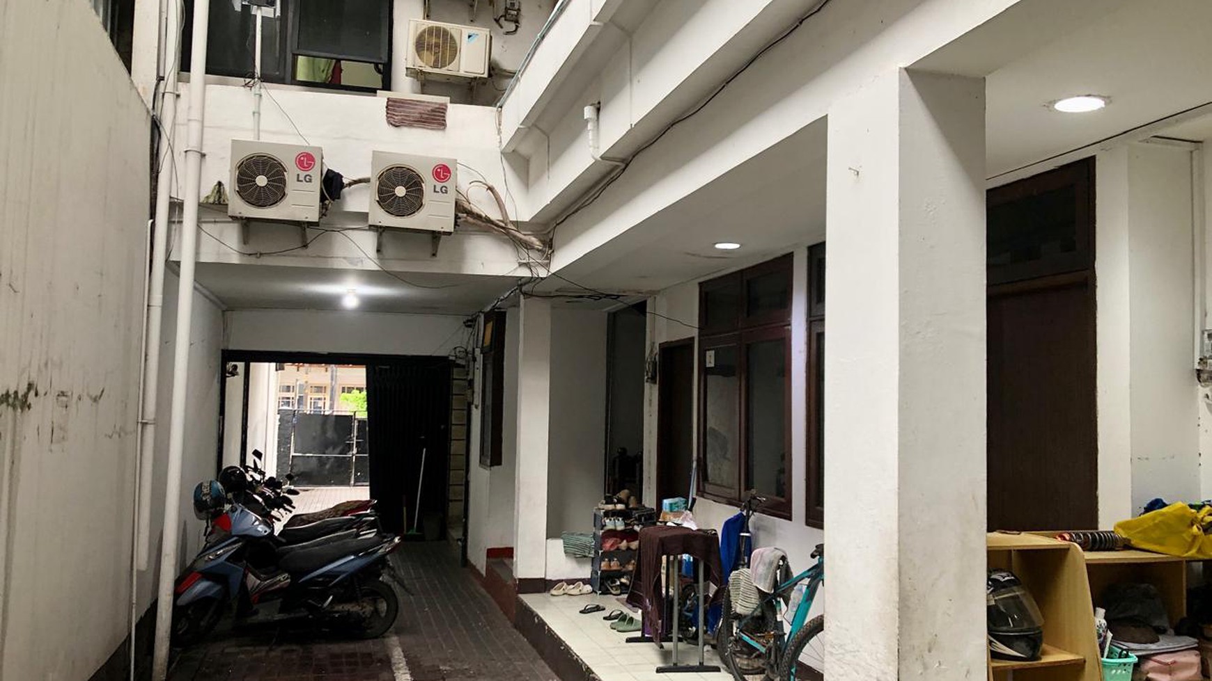 Rumah Hitung Tanah Area Cipete