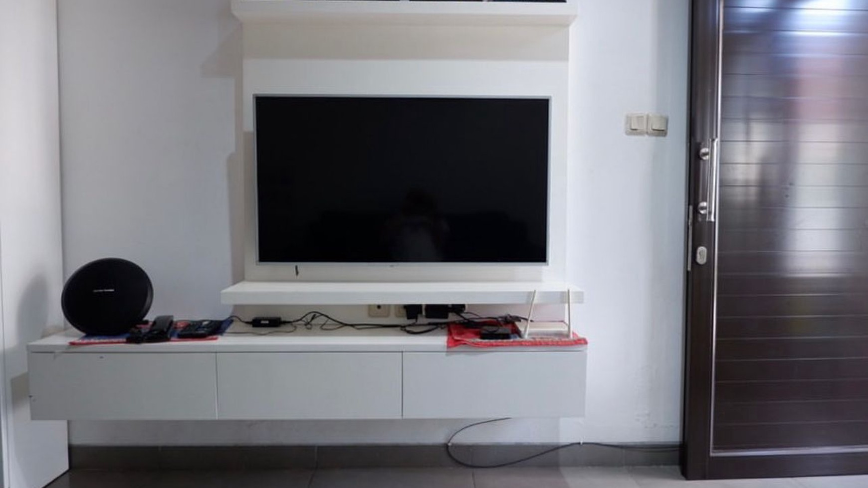 Rumah Minimalis Semi Furnished di Krukut 600 Meter ke tol Krukut