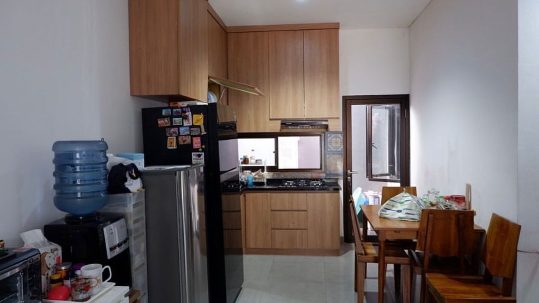 Rumah Minimalis Semi Furnished di Krukut 600 Meter ke tol Krukut