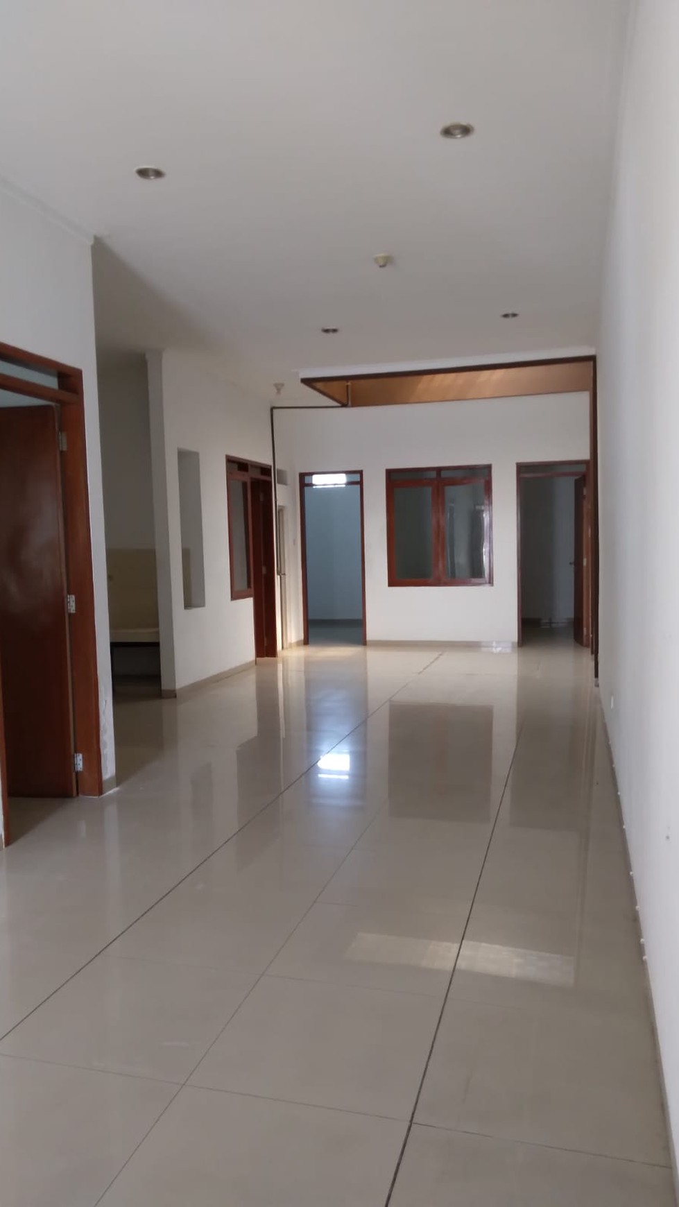 Disewakan Rumah Murah Siap Huni di Taman Holis Indah