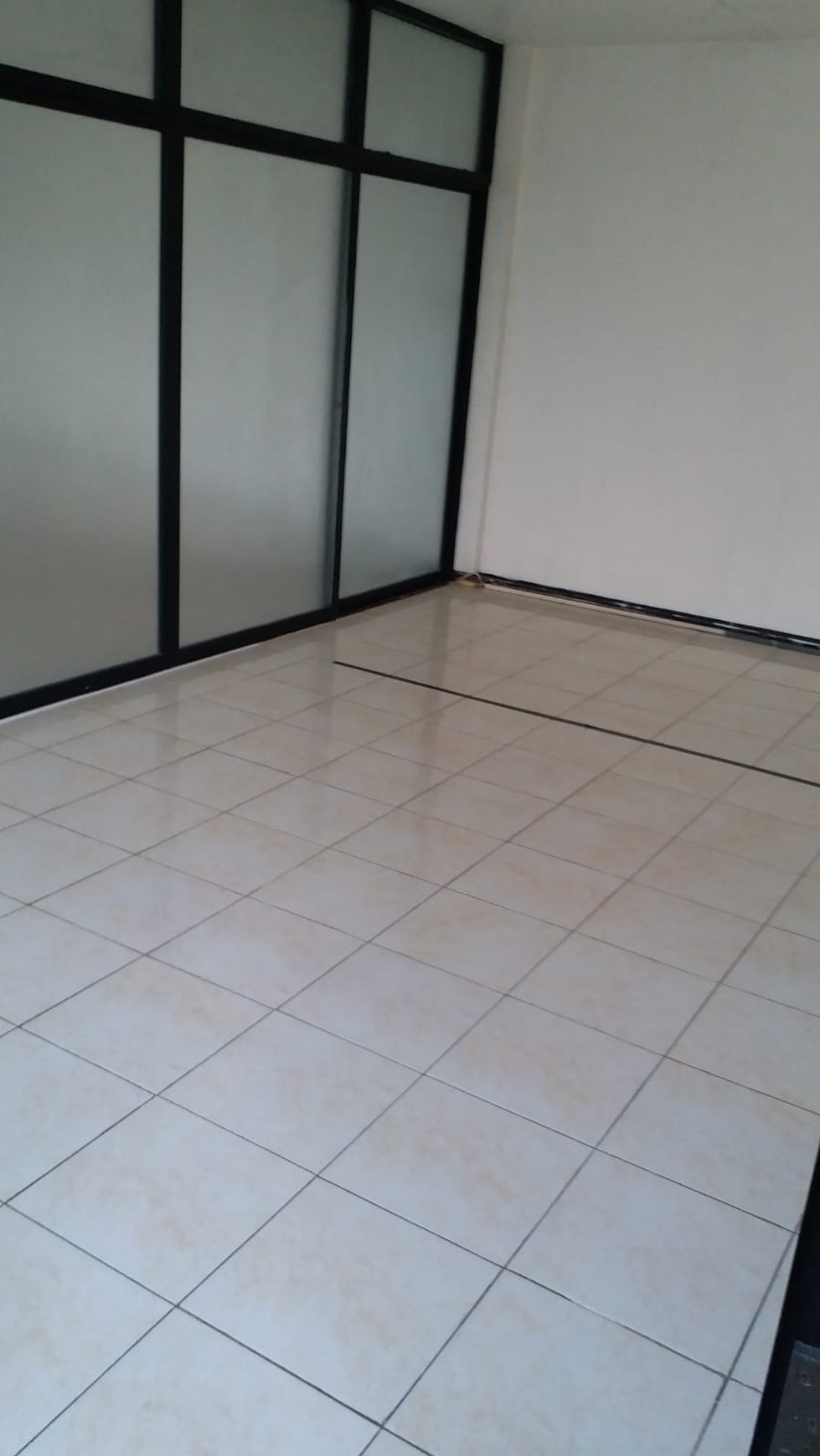 Dijual beberapa Unit Ruko Jalan Kayon dalam kawasan  Komplek ,Strategis Tengah Kota, Surabaya Pusat