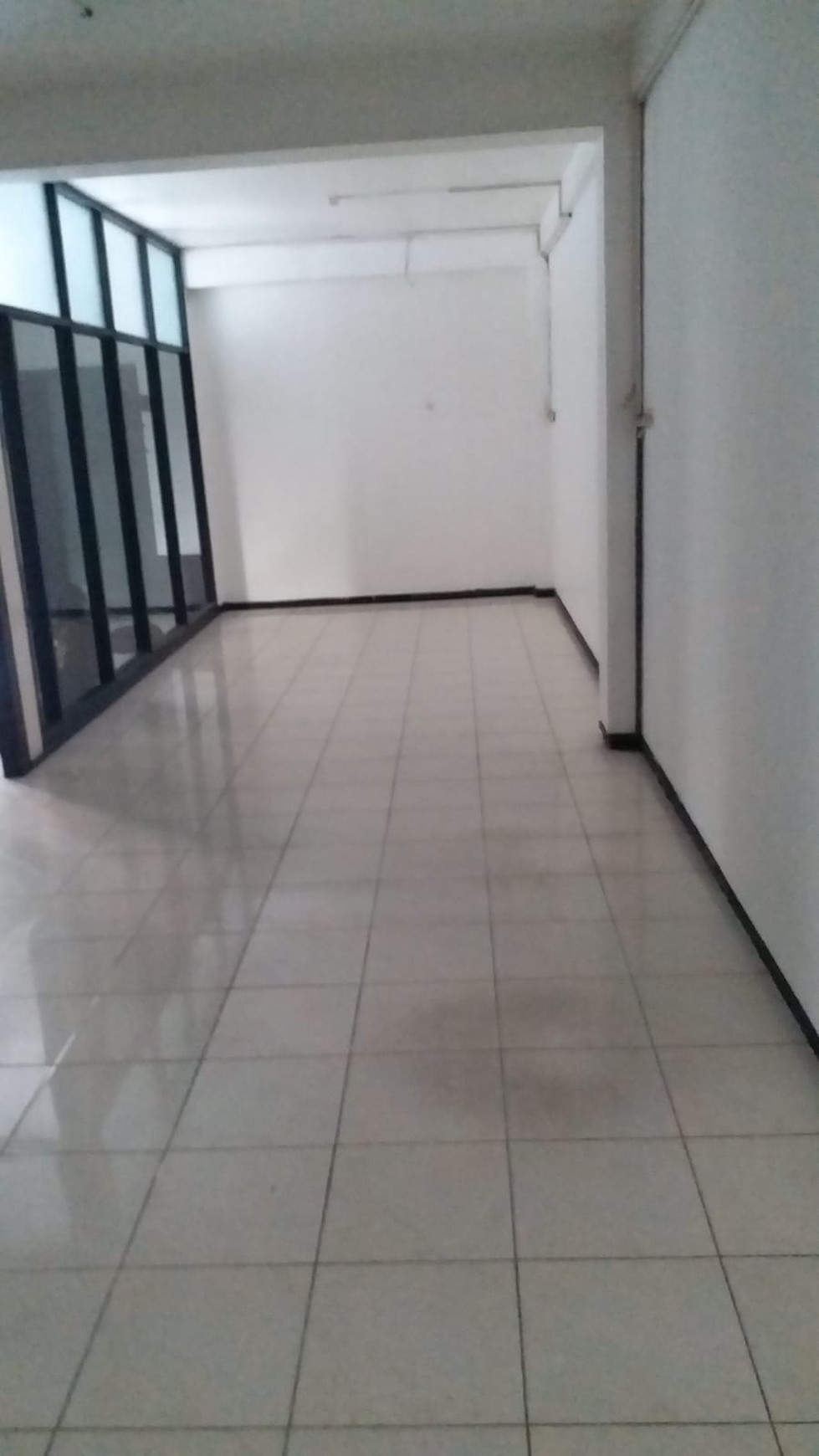 Dijual beberapa Unit Ruko Jalan Kayon dalam kawasan  Komplek ,Strategis Tengah Kota, Surabaya Pusat