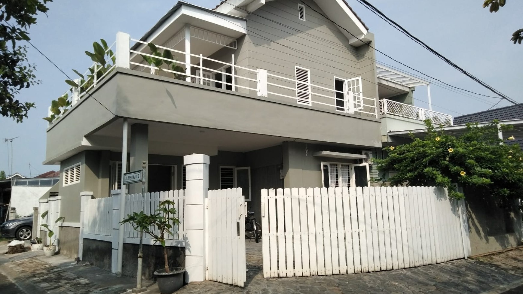 Rumah hook, adem, asri, cantik, 2 lantai, Griya Loka BSD