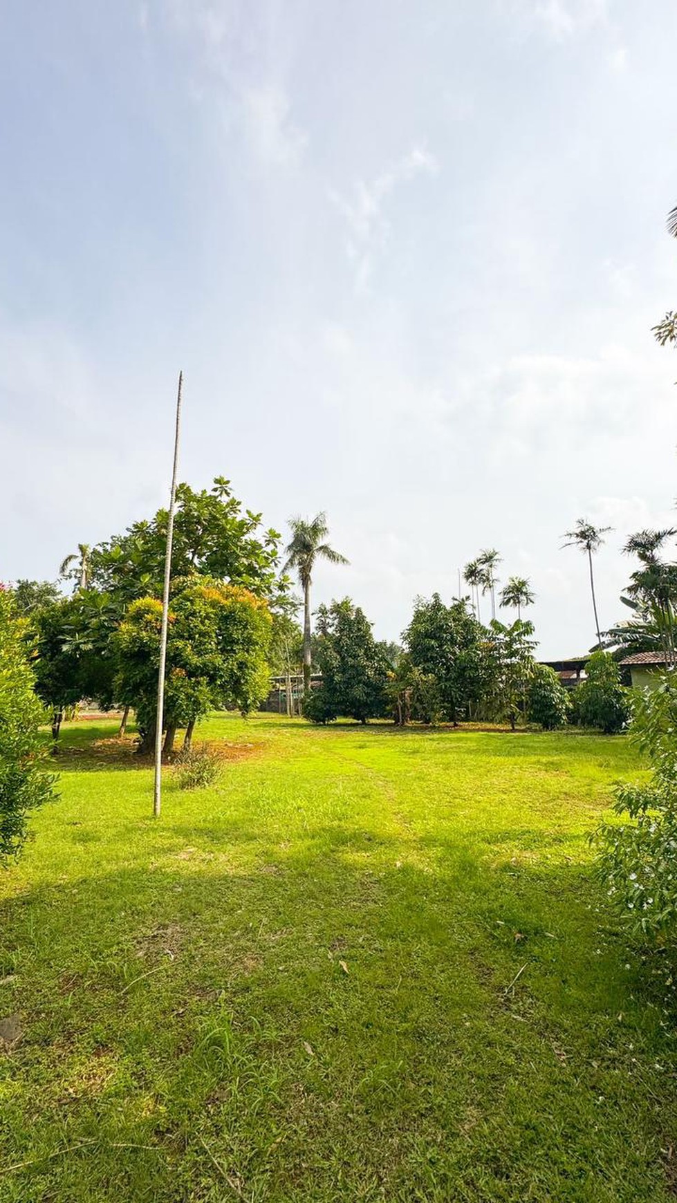 Rumah Bagus, Asri dan nyaman, halaman luas di Rempoa