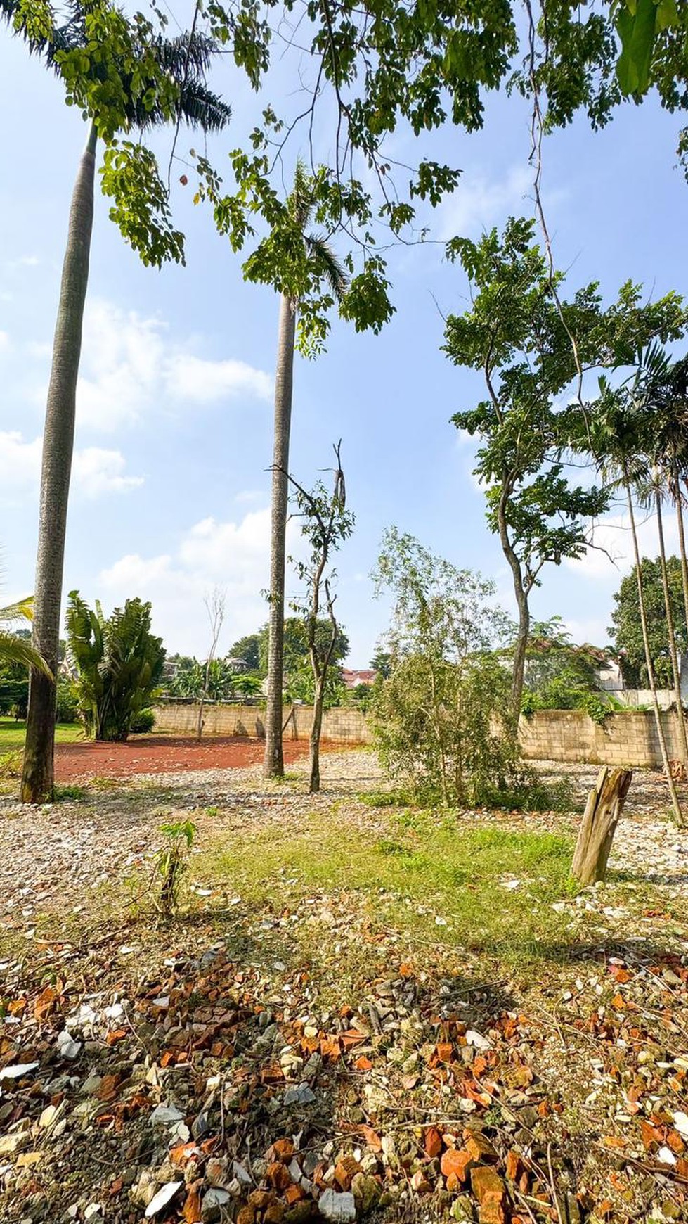 Rumah Bagus, Asri dan nyaman, halaman luas di Rempoa