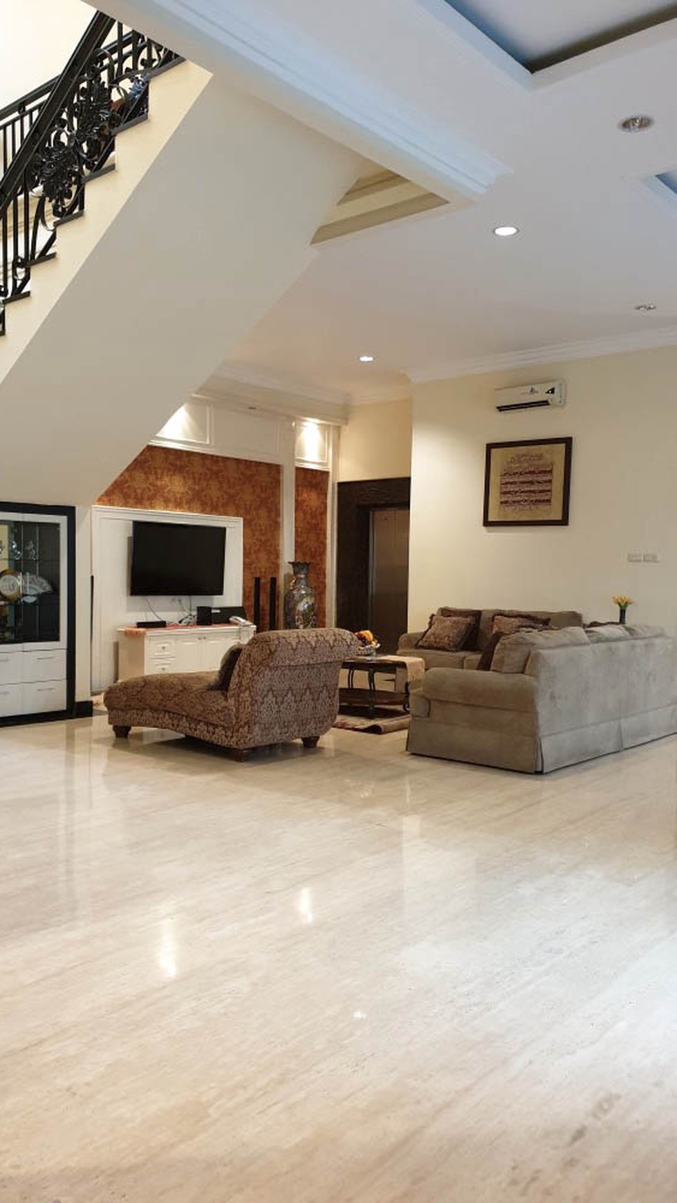 Rumah Artha Gading Villa Kelapa Gading Luas 15x23,5m2