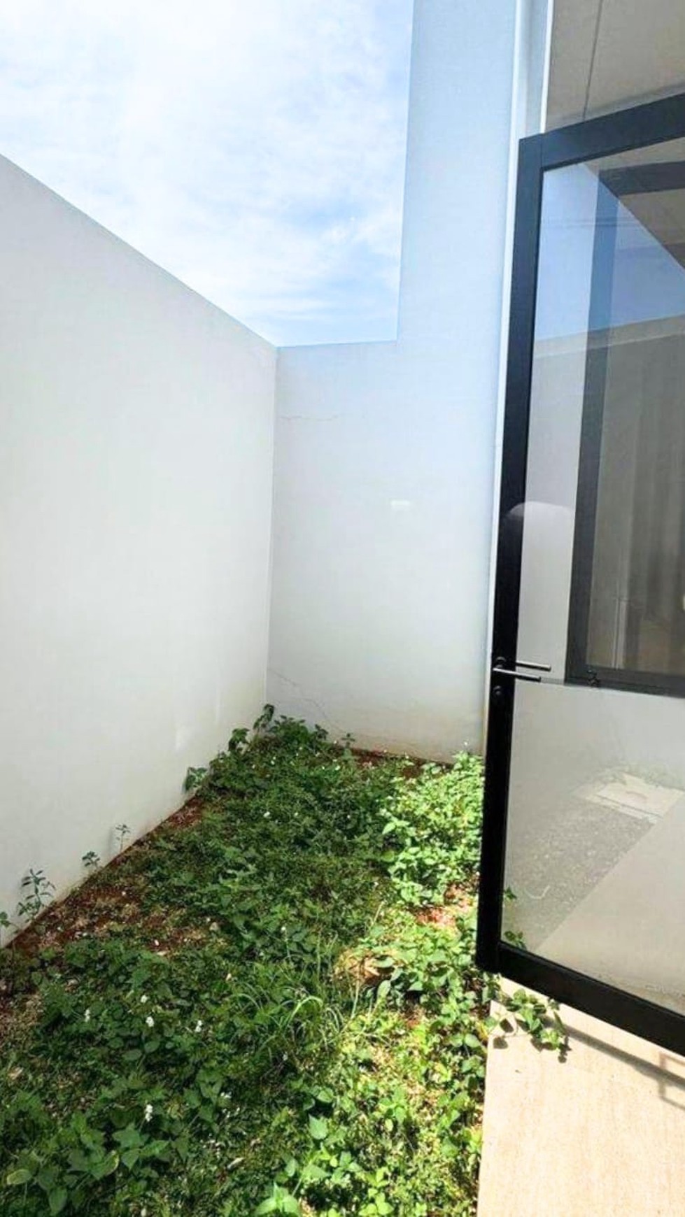 Dijual Rumah minimalis modern di Cendana Cove - Lippo Karawaci Tangerang