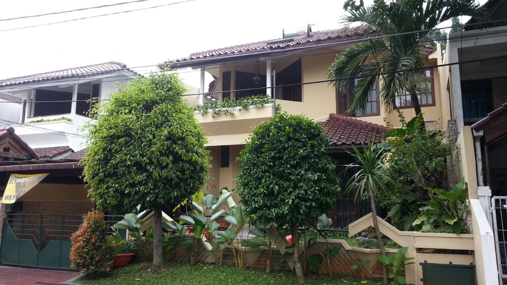 Rumah Bagus Di Perum Bumi Karang Tengah Lebak Bulus