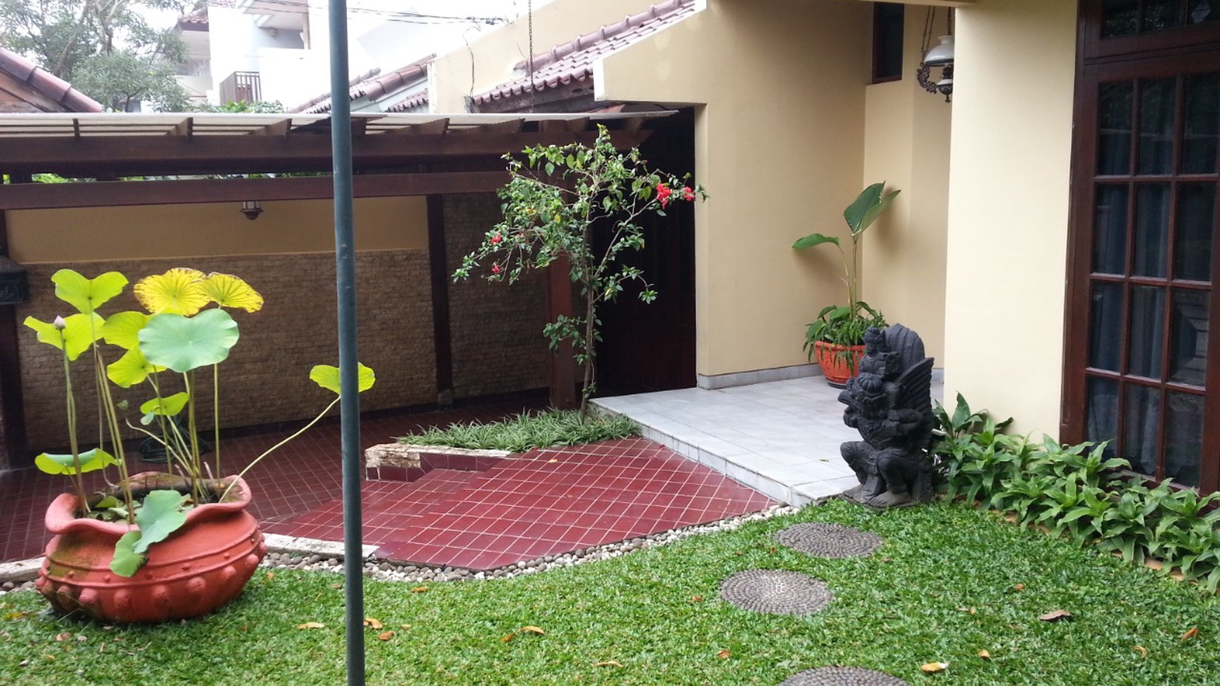 Rumah Bagus Di Perum Bumi Karang Tengah Lebak Bulus