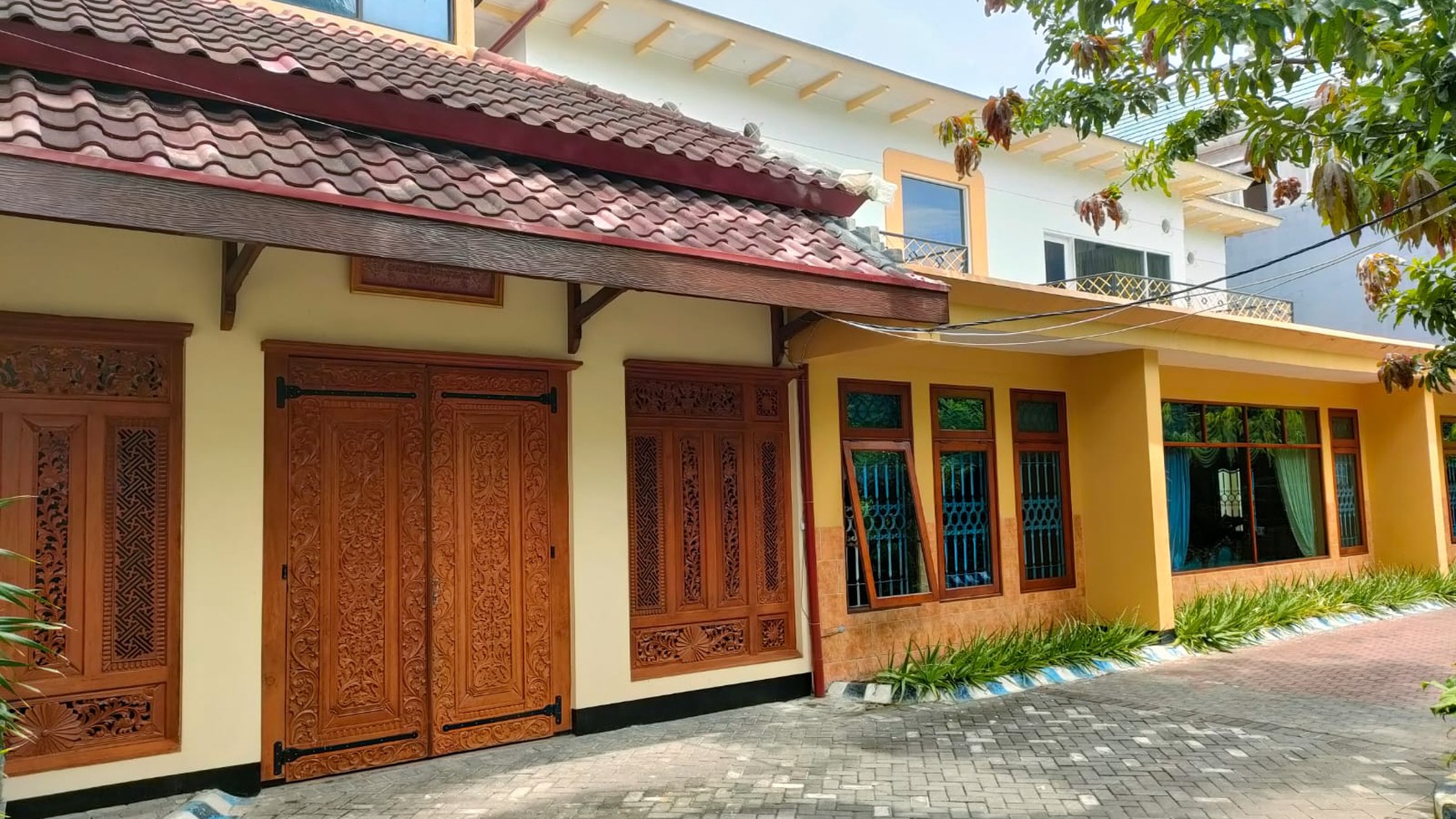 Di Jual Rumah dg suasana yg tenang JL. MONGINSIDI , Surabaya Pusat   