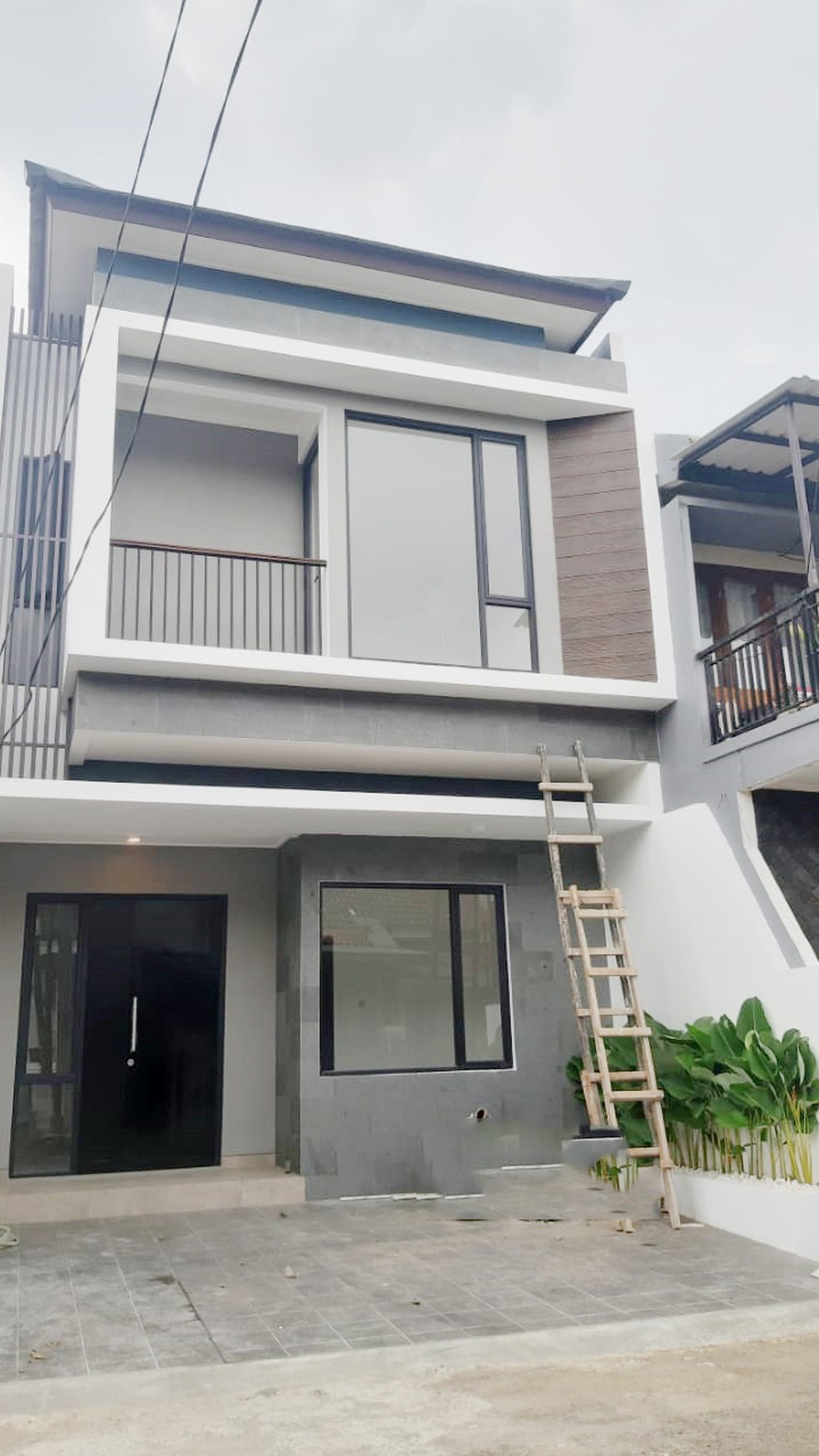 Rumah Brand New di Cluster Graha Raya Bintaro harga 1Man 