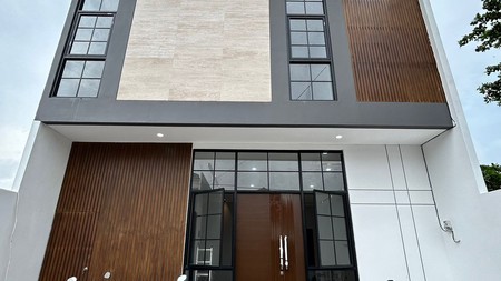 RUMAH  BARU FRESH MODERN TROPICAL MINIMALIS SUTOREJO TIMUR