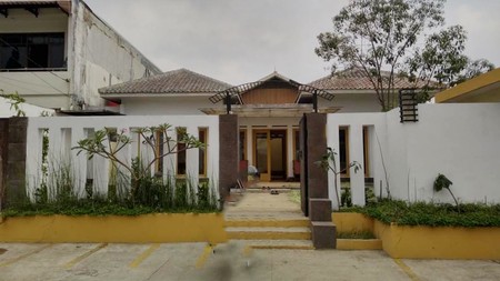 Rumah Classic di jl Kayu Ambon Mainroad Lembang