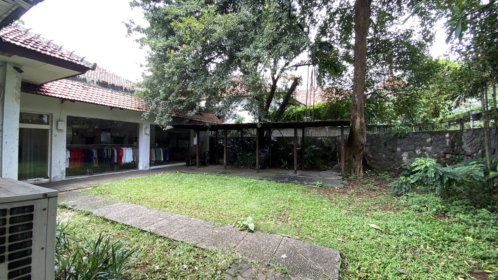 Rumah lokasi komersil di kemang area, jakarta selatan