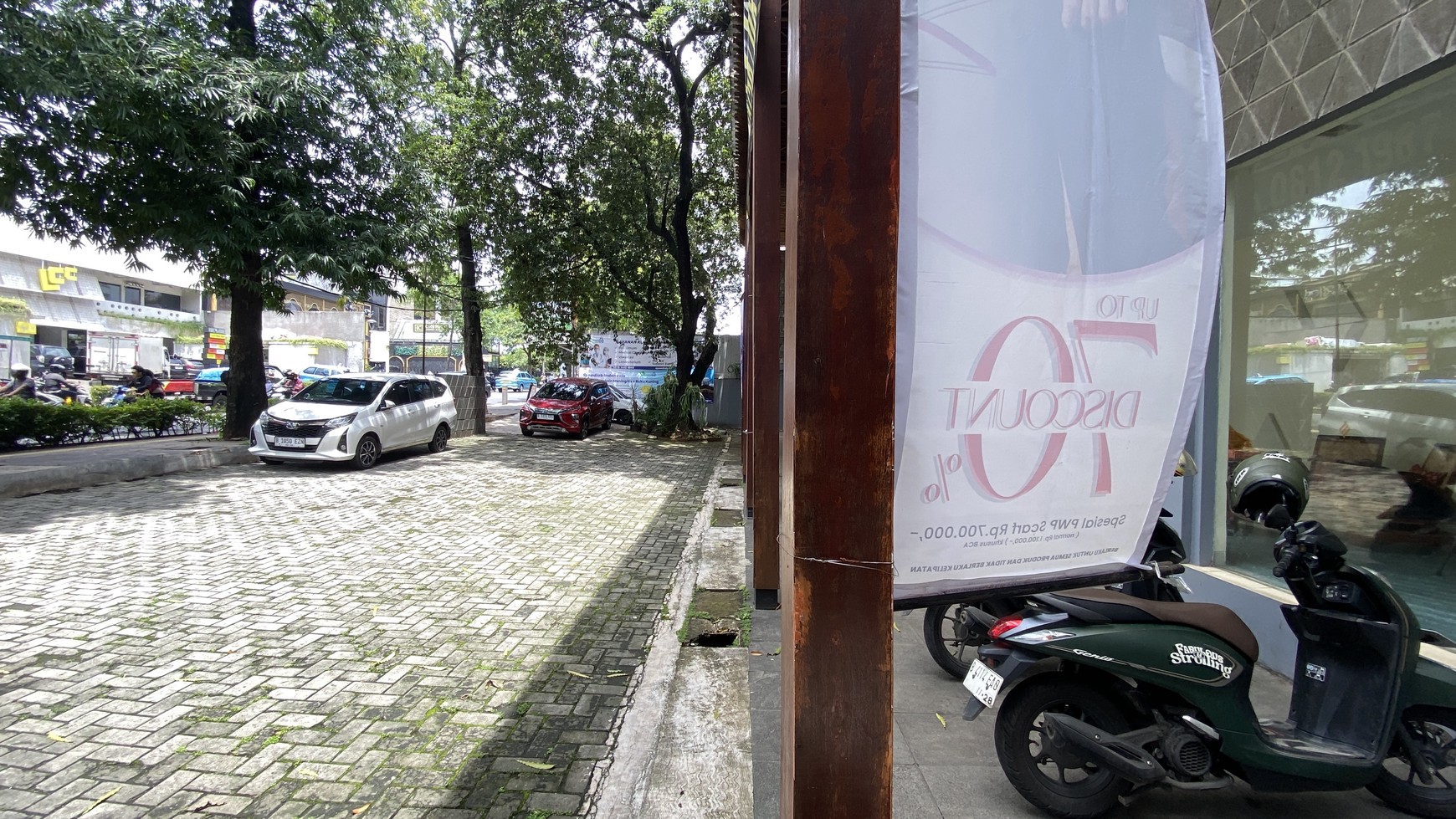 Rumah lokasi komersil di kemang area, jakarta selatan