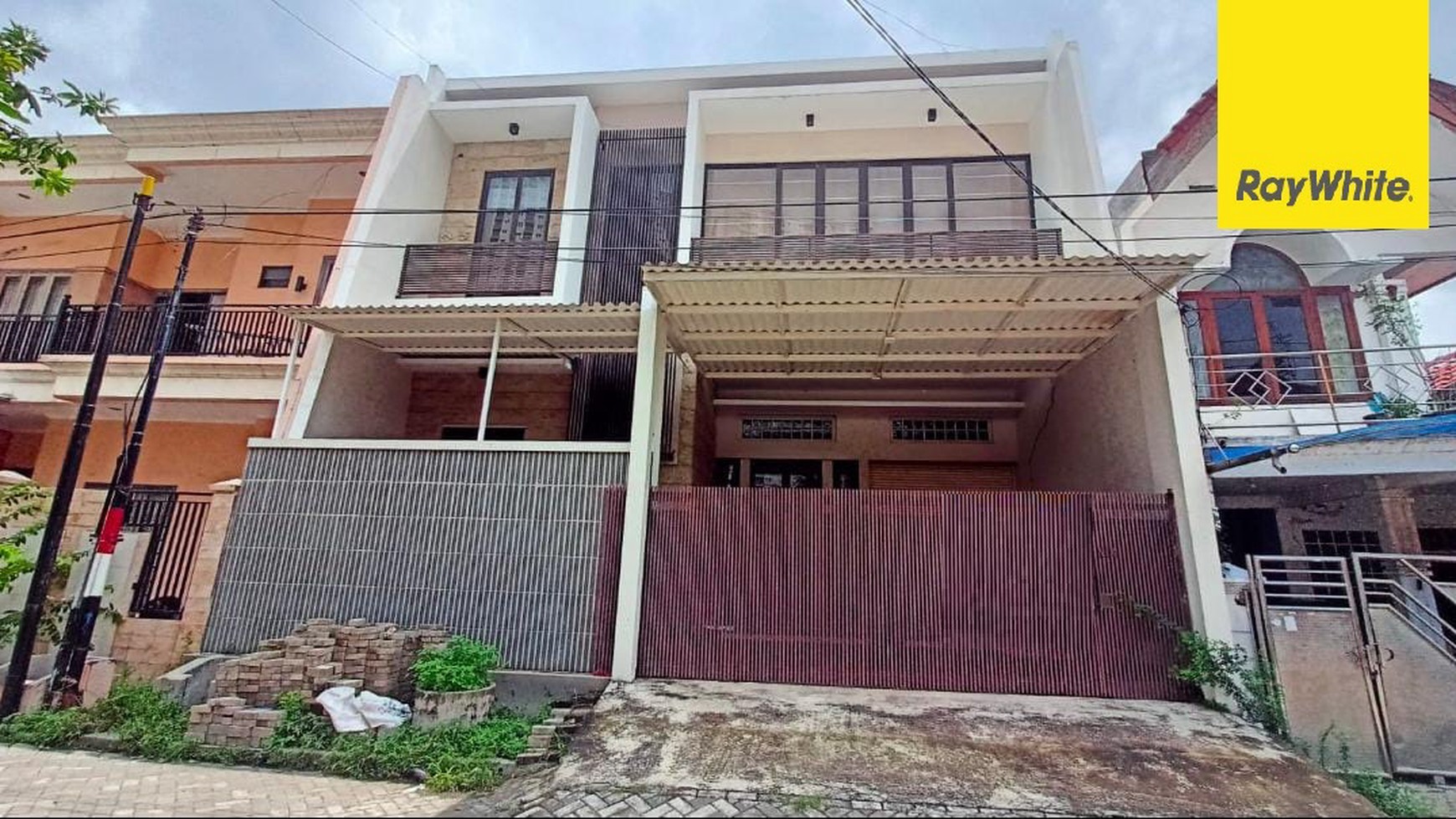 Dijual Rumah 2 lantai SHM di Villa Kalijudan Indah Surabaya