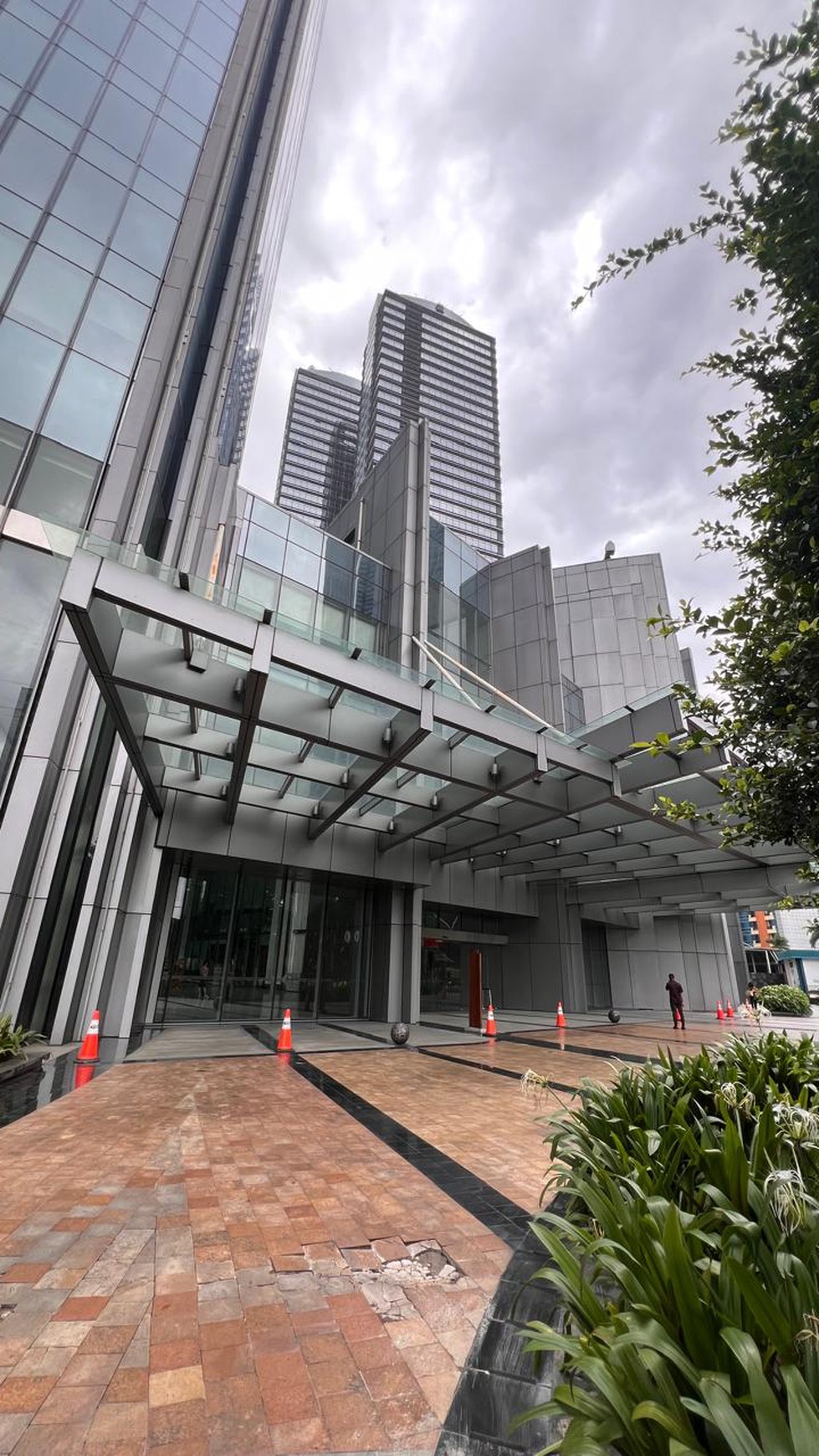 Dijual Office Space di Gedung World Capital Tower, Mega Kuningan, Jakarta