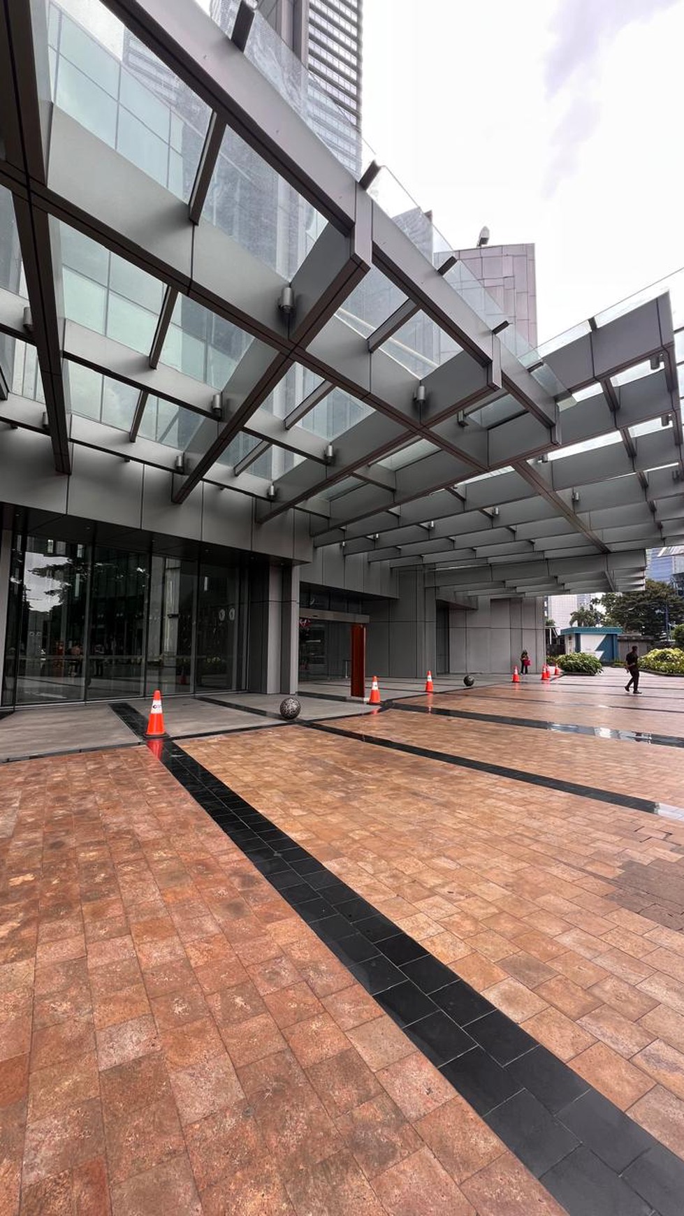 Dijual Office Space di Gedung World Capital Tower, Mega Kuningan, Jakarta