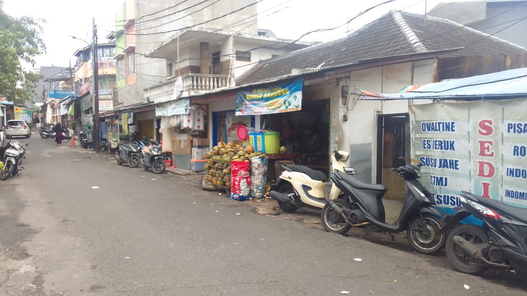 Rumah Hook 2 Lantai Hitung Tanah, Strategis Dengan Lingkungan Ramai Usaha, Di Tebet Barat Raya