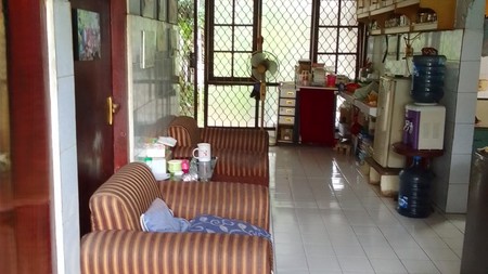 Rumah dengan halaman luas di Pamulang Permai