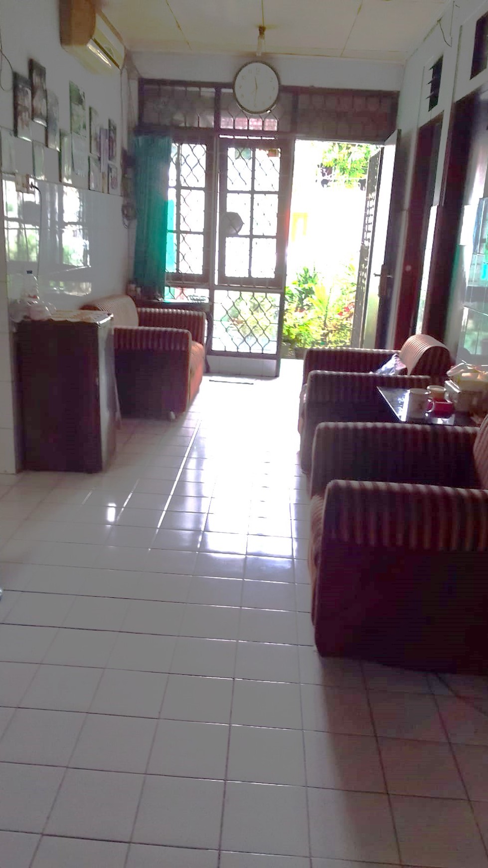 Rumah dengan halaman luas di Pamulang Permai