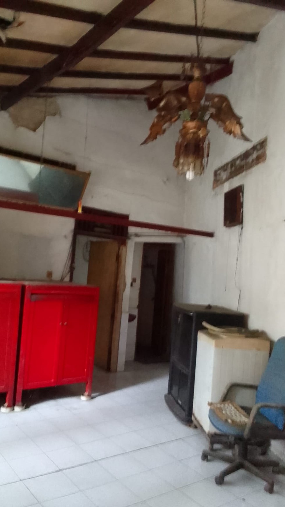 Rumah dengan halaman luas di Pamulang Permai