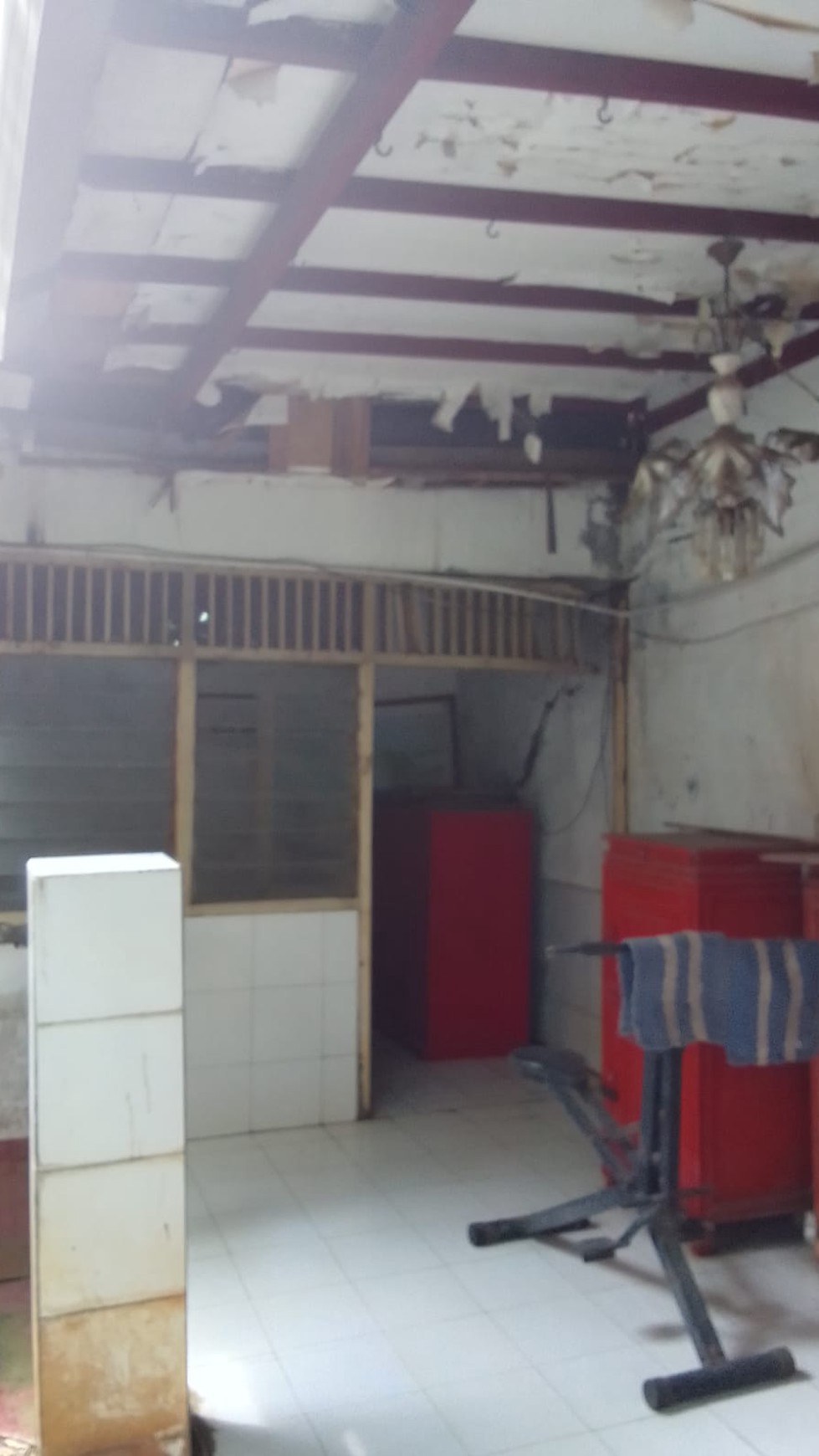 Rumah dengan halaman luas di Pamulang Permai